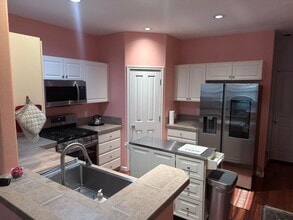 12001 SW Horizon Blvd in Beaverton, OR - Building Photo - Building Photo