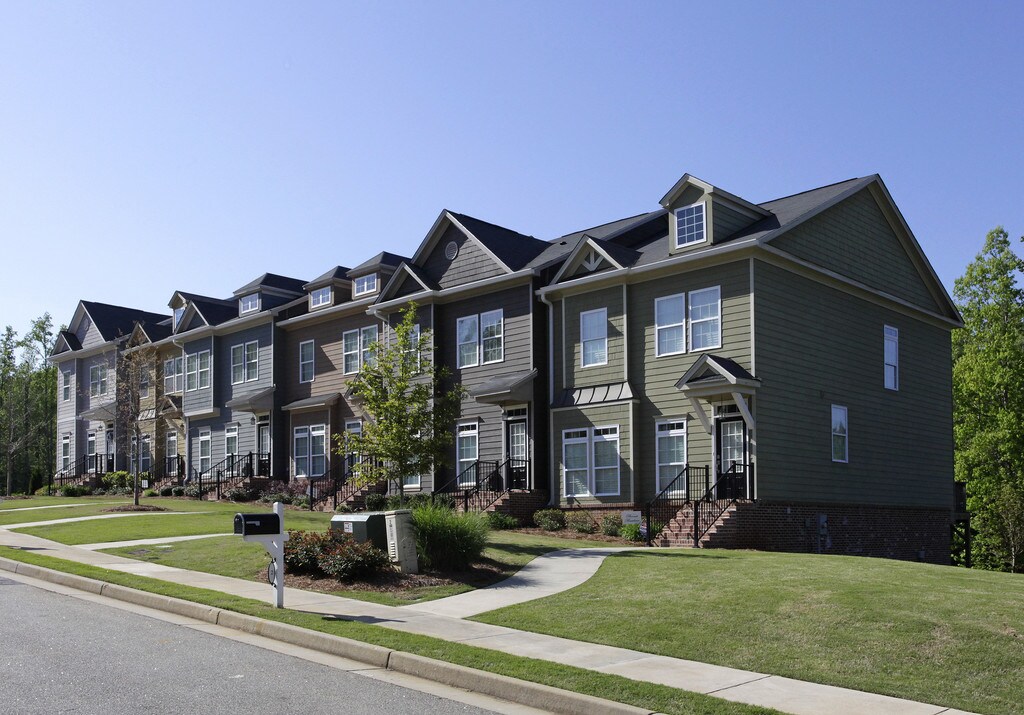 Kentucky Downs Townhomes Newnan, GA Apartments For Rent
