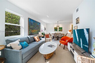 61 Collins Ave in Miami Beach, FL - Building Photo - Building Photo