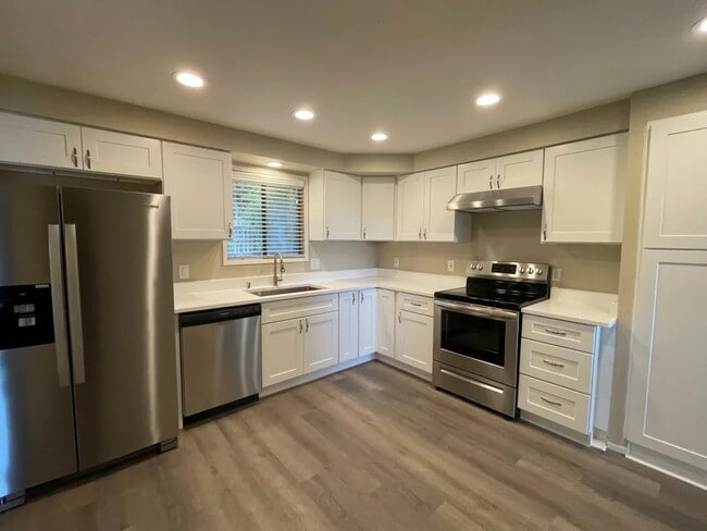 4026 SW 328th St in Federal Way, WA - Building Photo - Building Photo