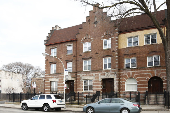 3801 S Giles Ave in Chicago, IL - Building Photo - Building Photo