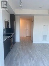 1630-1630 Queen St E in Toronto, ON - Building Photo - Building Photo