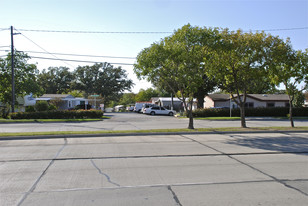 Lake Forest Mobile Home Park Apartments