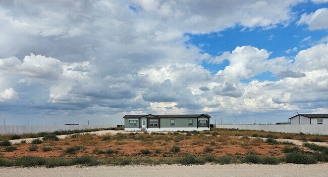 822 Private Rd in Seminole, TX - Building Photo - Building Photo