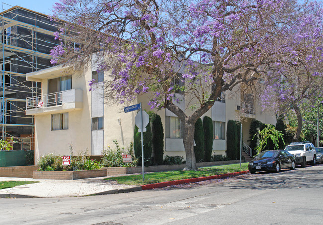 8704 Gregory Way in Los Angeles, CA - Foto de edificio - Building Photo