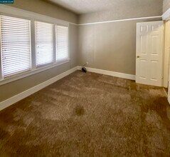 43 W 11th St in Pittsburg, CA - Building Photo - Building Photo
