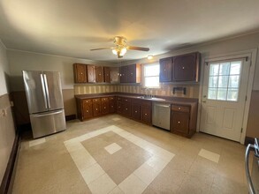 16 Briggs Ave in Pittsfield, MA - Building Photo - Building Photo
