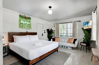1007 SE 2nd Ct in Fort Lauderdale, FL - Building Photo - Building Photo