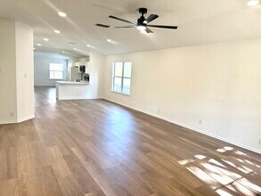 1406 Cougar Country in San Antonio, TX - Building Photo - Building Photo