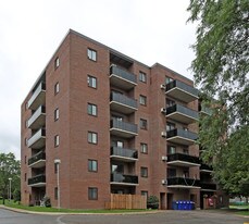 Gardenwood Towers in London, ON - Building Photo