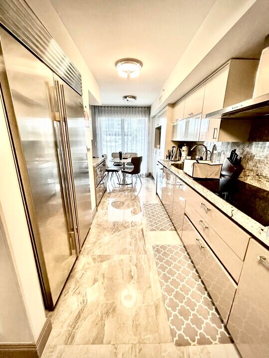 17275 Collins Ave in Sunny Isles Beach, FL - Building Photo