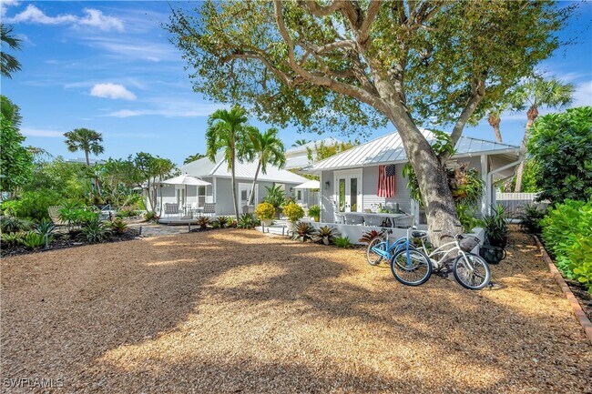 property at 1375 Gordon Dr
