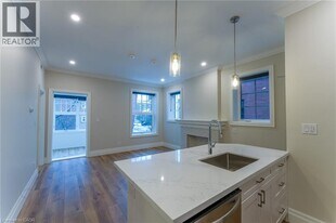 100 Charlton Ave W in Hamilton, ON - Building Photo