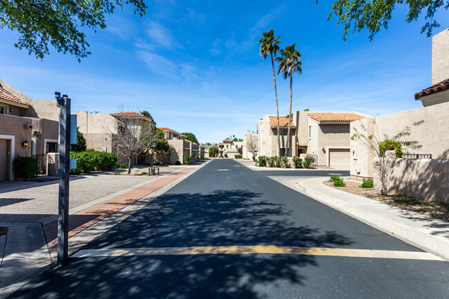 5812 N 12th St in Phoenix, AZ - Building Photo - Building Photo