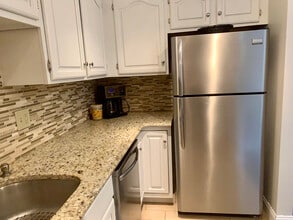 142 Quincy Shore Dr, Unit Unit 155 in Quincy, MA - Building Photo - Building Photo