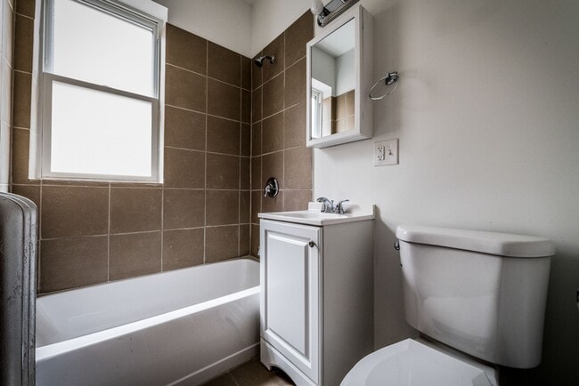 1807 S St Louis Chicago, IL 60623 in Chicago, IL - Foto de edificio - Building Photo