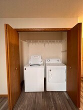 337 Williamsburg Pl in New Richmond, WI - Building Photo - Building Photo