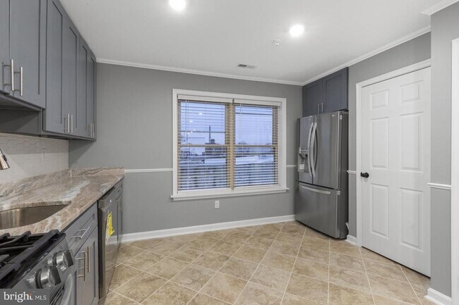 2973 Amber St, Unit 2 in Philadelphia, PA - Building Photo - Building Photo