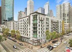 645 W 9th St, Unit 407 in Los Angeles, CA - Building Photo