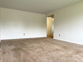 2670 Sheridan Dr in Tonawanda, NY - Building Photo - Building Photo