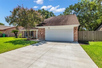 11110 Sageknight Dr in Houston, TX - Building Photo - Building Photo