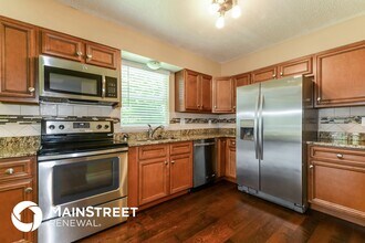 711 Levin Dr in O'Fallon, MO - Building Photo - Building Photo