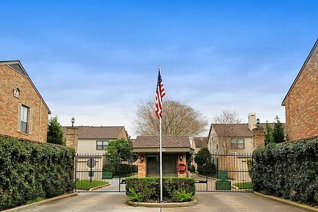 property at 1201 McDuffie St