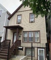 2128 N Bingham St in Chicago, IL - Building Photo