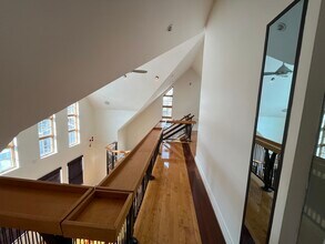 61 Plain St, Unit Plain St - Unit 2 in Stoughton, MA - Foto de edificio - Building Photo