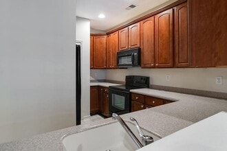 6 Carpenter Ct in Jersey City, NJ - Building Photo - Building Photo