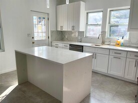 26 Meadowbrook Pl in Yonkers, NY - Building Photo