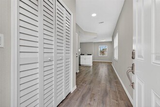 4362 Tyler Cir N in St. Petersburg, FL - Building Photo - Building Photo