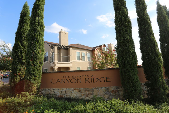 Estates at Canyon Ridge in San Antonio, TX - Foto de edificio - Building Photo