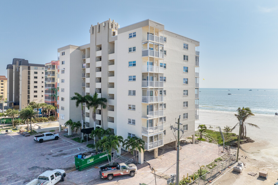 Gateway Villas in Ft. Myers, FL - Building Photo