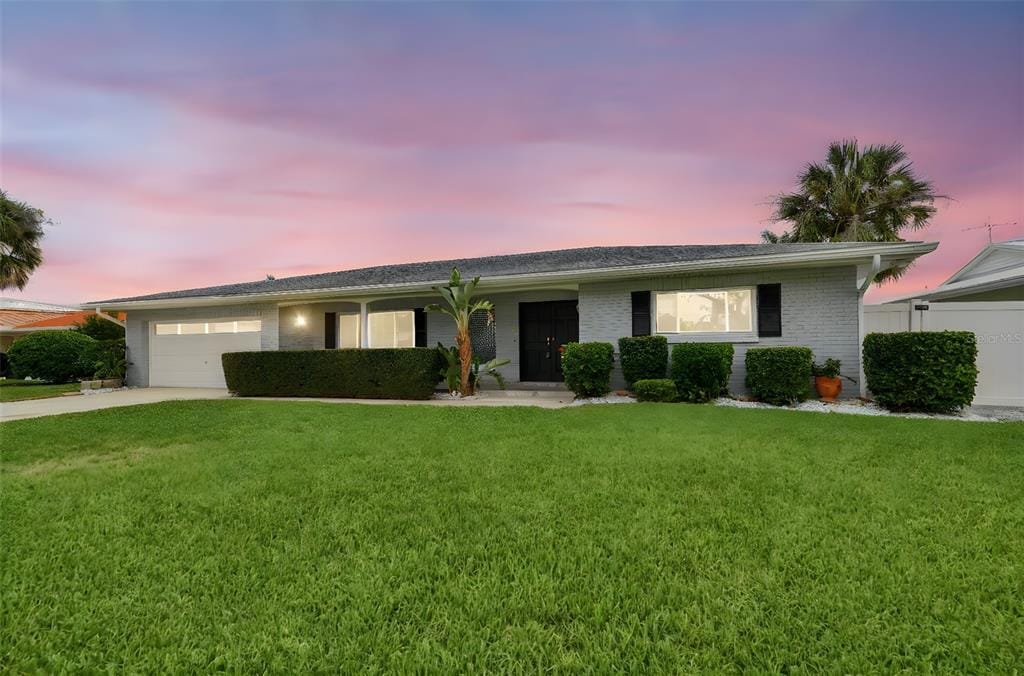 3938 Versailles Dr in Tampa, FL - Building Photo