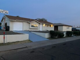 14625 N 29th Ave in Phoenix, AZ - Building Photo