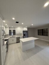 8772 SW 143rd St in Palmetto Bay, FL - Building Photo - Building Photo