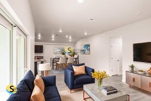 3849 Hollycrest St in Ft. Myers, FL - Building Photo