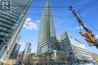 832-2832 Bay St. in Toronto, ON - Building Photo - Building Photo