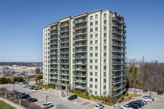 Auburn Towers in Cambridge, ON - Building Photo - Building Photo