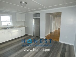 35 Summer St in Waterville, ME - Building Photo - Building Photo