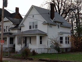 1822 W Jefferson St in Louisville, KY - Building Photo