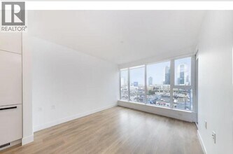 4711 Hazel St in Burnaby, BC - Building Photo - Building Photo