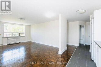 990-990 Avenue Rd in Toronto, ON - Building Photo - Building Photo
