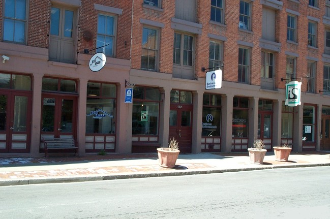 159 River St in Troy, NY - Building Photo - Building Photo