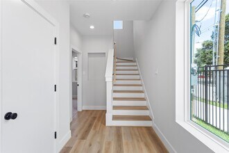 905 Quitman St in Houston, TX - Foto de edificio - Building Photo