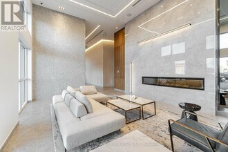 509 Dundas St W in Oakville, ON - Building Photo - Building Photo