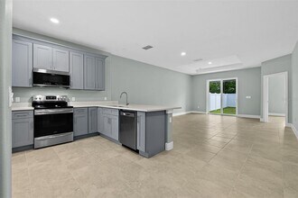 13 Karas Trail in Palm Coast, FL - Building Photo - Building Photo