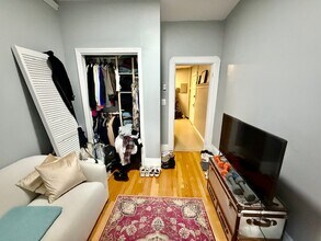 14 Unity St, Unit 5 in Boston, MA - Foto de edificio - Building Photo