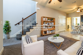 2134 SW Timbertrace Ln in Lee's Summit, MO - Building Photo - Building Photo